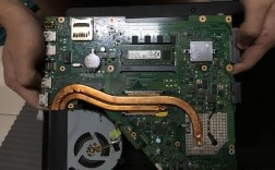 请问下华硕飞行堡垒FX50J能用什么接口的固态硬盘？fx50用的什么硬盘