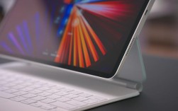 轻办公用苹果笔记本还是ipad？高配比较轻的笔记本