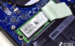 内存条xps位置？xps15右边的是什么接口