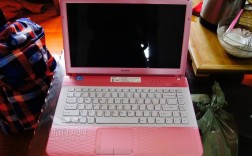 我的笔记本是索尼VPCEG-212t win7家庭普通版，谁给说下这电脑的配置，还有适不适合玩游戏，我比较喜欢玩英雄？索尼笔记本有游戏本吗