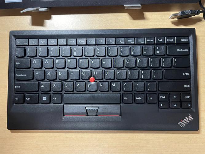联想ThinkPad笔记本电脑怎么禁用键盘中间小红点?thinkpad笔记本小红点什么用-图2 联想ThinkPad笔记本电脑怎么禁用键盘中间小红点?thinkpad笔记本小红点什么用-图2