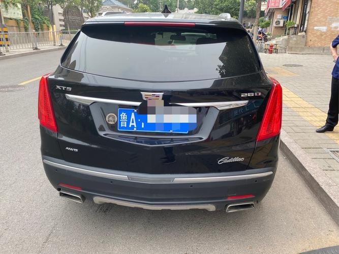 凯迪拉克SRX四驱锋尚版和豪华版有什么区别?简智锋尚礼包是什么-图1 凯迪拉克SRX四驱锋尚版和豪华版有什么区别?简智锋尚礼包是什么-图1