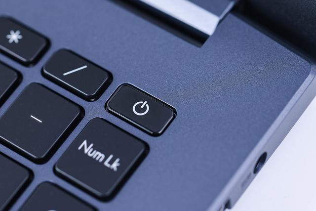 华硕无畏pro15r75800有键盘背光吗?华硕什么游戏本有背光-图1 华硕无畏pro15r75800有键盘背光吗?华硕什么游戏本有背光-图1