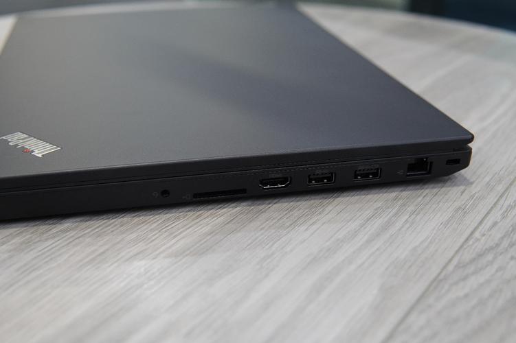 IBM笔记本背面的那个长形接口是干嘛用的?thinkpad底座有什么用-图3 IBM笔记本背面的那个长形接口是干嘛用的?thinkpad底座有什么用-图3
