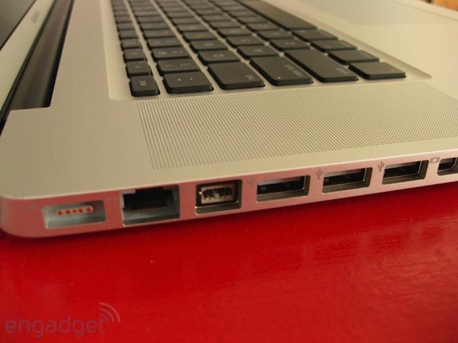 macbook pro 2017的硬盘什么接口?苹果笔记本是什么接口类型-图3 macbook pro 2017的硬盘什么接口?苹果笔记本是什么接口类型-图3