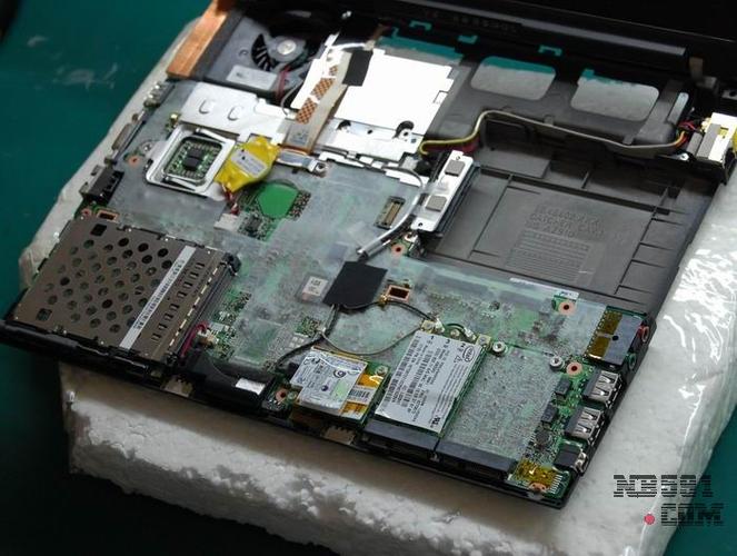 IBMX61和X61S底壳有什么区别?能换用?ibm x61 能玩什么游戏-图2 IBMX61和X61S底壳有什么区别?能换用?ibm x61 能玩什么游戏-图2