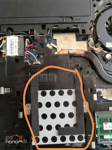 我的联想G510显示屏坏了换一个要多少钱?联想g510什么屏幕-图3 我的联想G510显示屏坏了换一个要多少钱?联想g510什么屏幕-图3