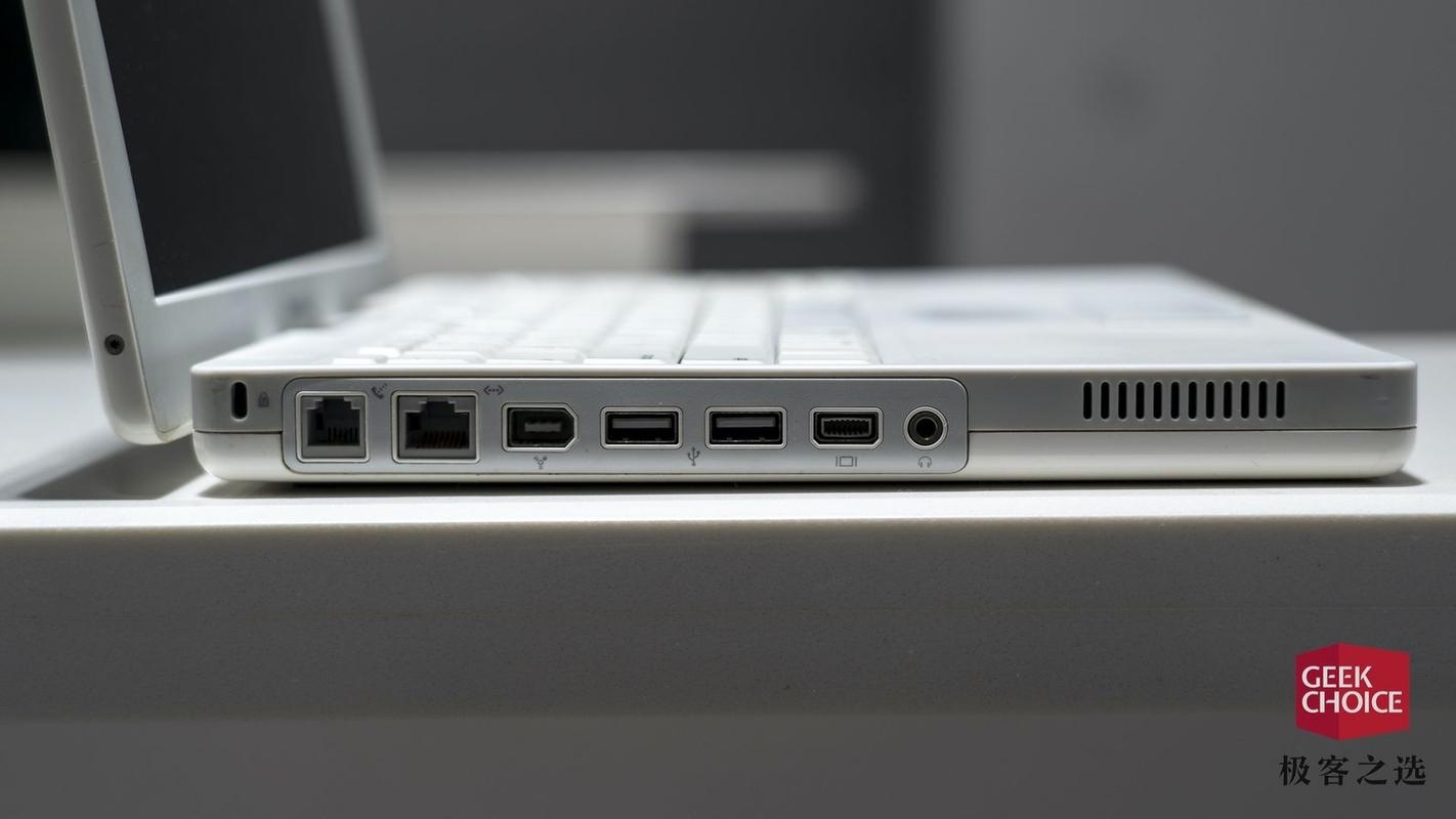 Mac有usb转接口什么意思?笔记本top side插口有什么用-图1 Mac有usb转接口什么意思?笔记本top side插口有什么用-图1