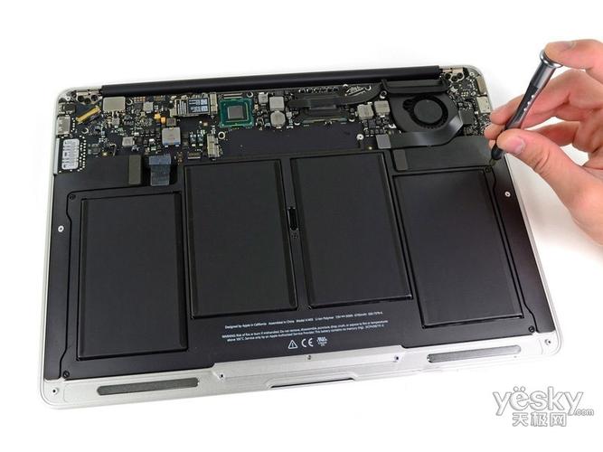 macbook air d42背盖型号?mc968ch a装什么系统好-图1 macbook air d42背盖型号?mc968ch a装什么系统好-图1