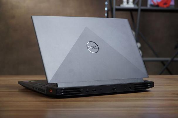 您好我想问一下戴尔xps15和灵越15 7000-2828T哪一个更好?具体有什么区别,谢谢?游匣的低音炮怎么样-图1 您好我想问一下戴尔xps15和灵越15 7000-2828T哪一个更好?具体有什么区别,谢谢?游匣的低音炮怎么样-图1