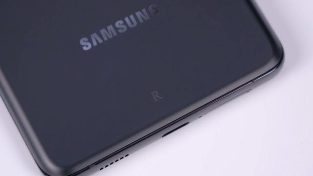 三星532u3c超级本后面的电池怎么关的啊?三星532u3c怎么样-图3 三星532u3c超级本后面的电池怎么关的啊?三星532u3c怎么样-图3