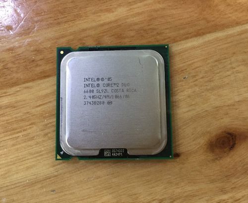 电脑cpu表面出现褐色东西?笔记本cpu上面棕色-图2 电脑cpu表面出现褐色东西?笔记本cpu上面棕色-图2