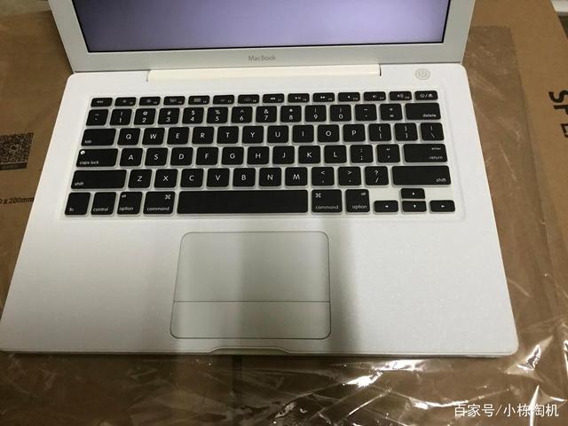 苹果笔记本掉漆了,可以补漆吗,大概多少钱?苹果笔记本小白多少钱-图1 苹果笔记本掉漆了,可以补漆吗,大概多少钱?苹果笔记本小白多少钱-图1