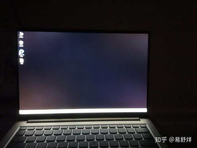 刚买的神舟笔记本出现屏幕两处露光,笔记本的屏幕是友达的AUO12ED,大家都说这种屏幕都普遍有这种现象?笔记本屏幕曝光-图2 刚买的神舟笔记本出现屏幕两处露光,笔记本的屏幕是友达的AUO12ED,大家都说这种屏幕都普遍有这种现象?笔记本屏幕曝光-图2