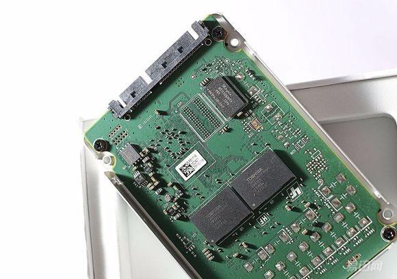索尼笔记本硬盘怎么拆?sony笔记本拆机图解-图3 索尼笔记本硬盘怎么拆?sony笔记本拆机图解-图3