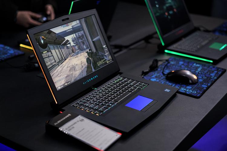 VRC是啥游戏?外星人笔记本支持vr-图1 VRC是啥游戏?外星人笔记本支持vr-图1
