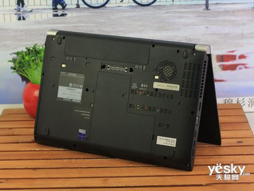 东芝x20w哪一年产的?东芝笔记本转轴结构-图3 东芝x20w哪一年产的?东芝笔记本转轴结构-图3