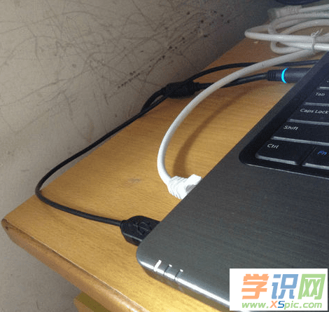 手提电脑用什么线连接网络?笔记本电脑lte版什么意思-图1 手提电脑用什么线连接网络?笔记本电脑lte版什么意思-图1