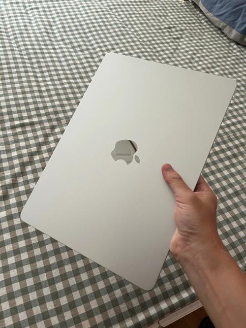苹果MacBookair显示屏有竖线换屏幕要多少钱?苹果笔记本air黄竖条-图3 苹果MacBookair显示屏有竖线换屏幕要多少钱?苹果笔记本air黄竖条-图3