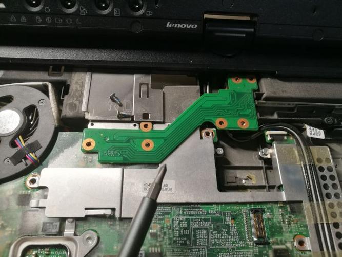 thinkpad笔记本电脑如何清理散热灰尘?thinkpad笔记本清洁-图3 thinkpad笔记本电脑如何清理散热灰尘?thinkpad笔记本清洁-图3