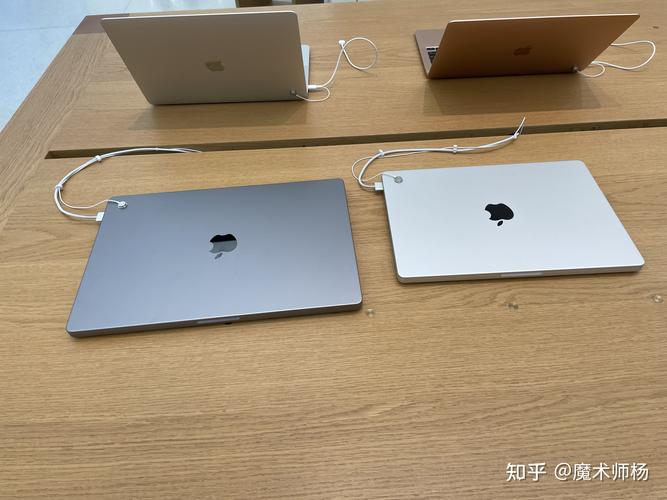 2022苹果笔记本深空灰和银色哪个好看?苹果笔记本选购指南-图2 2022苹果笔记本深空灰和银色哪个好看?苹果笔记本选购指南-图2