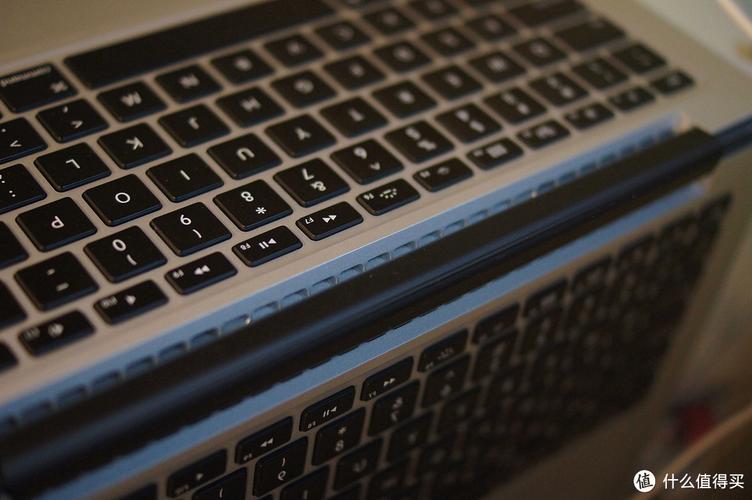 macbookair2017的排风口在什么位置?笔记本出风口在哪-图3 macbookair2017的排风口在什么位置?笔记本出风口在哪-图3