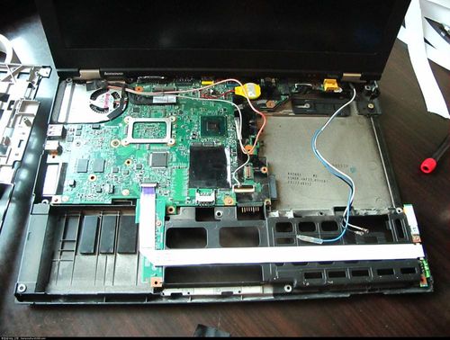 ibm服务器机箱如何拆解?ibm笔记本拆机-图3 ibm服务器机箱如何拆解?ibm笔记本拆机-图3