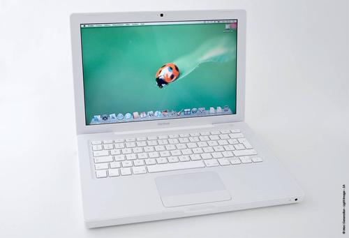 苹果MacBookPro1.1笔记本电脑15.4寸的是哪一年生产的?苹果第一代笔记本电脑-图2 苹果MacBookPro1.1笔记本电脑15.4寸的是哪一年生产的?苹果第一代笔记本电脑-图2