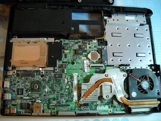 神舟笔记本k580 i3-d2拆解?神舟笔记本拆机图解-图2 神舟笔记本k580 i3-d2拆解?神舟笔记本拆机图解-图2