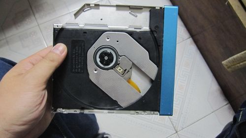 戴尔台式电脑光驱怎么拆下来?戴尔笔记本光驱拆机-图3 戴尔台式电脑光驱怎么拆下来?戴尔笔记本光驱拆机-图3