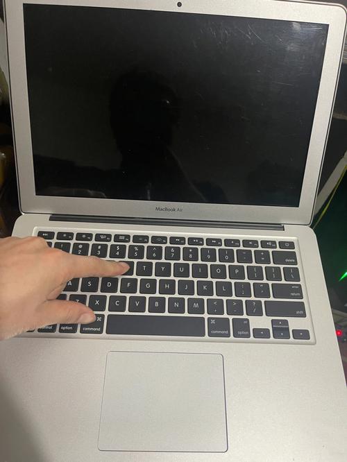 苹果笔记本发热,怎么办?苹果笔记本出风口-图3 苹果笔记本发热,怎么办?苹果笔记本出风口-图3