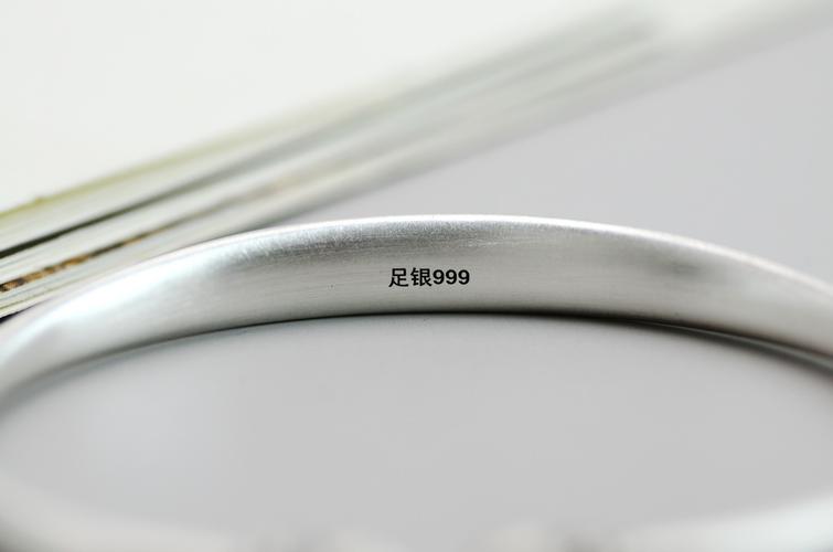 999纯银产品上面没有钢印正常吗?银色笔记本没有标志-图2 999纯银产品上面没有钢印正常吗?银色笔记本没有标志-图2