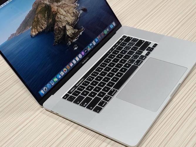 苹果笔记本i7pro是什么时候上市的?12寸轻薄笔记本 七代-图1 苹果笔记本i7pro是什么时候上市的?12寸轻薄笔记本 七代-图1