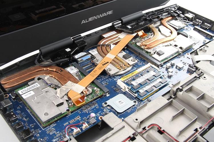 alienware有雷电接口么?外星人笔记本13 拆机图-图1 alienware有雷电接口么?外星人笔记本13 拆机图-图1