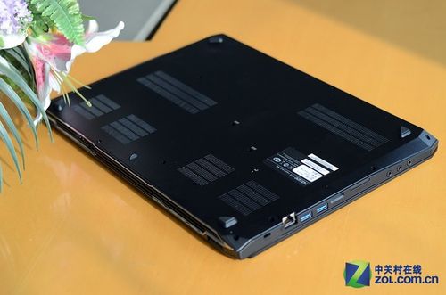 神舟战神Z7几个固态硬盘位?神舟笔记本z7sp7s2-图2 神舟战神Z7几个固态硬盘位?神舟笔记本z7sp7s2-图2