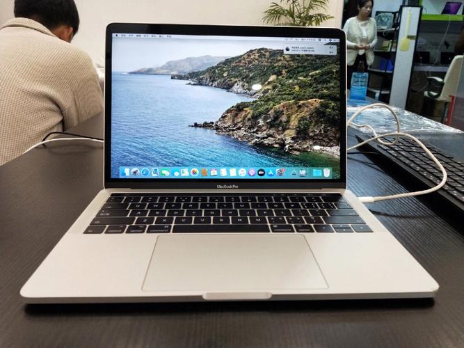 哪些笔记本的显示效果能和MacBook retian媲美?笔记本屏幕媲美macbook-图2 哪些笔记本的显示效果能和MacBook retian媲美?笔记本屏幕媲美macbook-图2