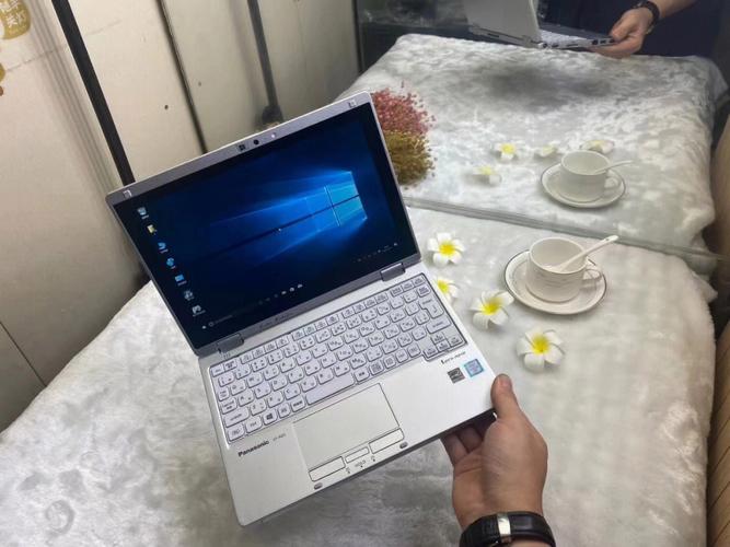 屏幕可旋转的笔记本?可翻转的笔记本-图1 屏幕可旋转的笔记本?可翻转的笔记本-图1