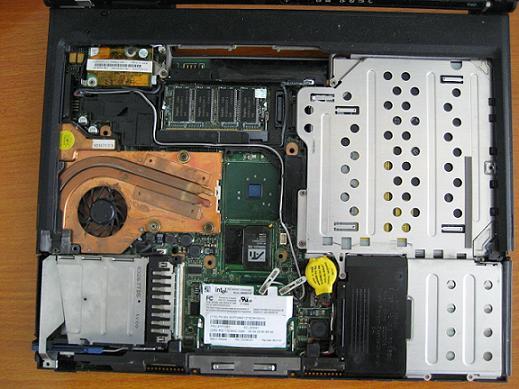 ibmr51怎么换硬盘?ibm t470笔记本外壳拆-图2 ibmr51怎么换硬盘?ibm t470笔记本外壳拆-图2