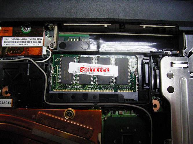 ibmr51怎么换硬盘?ibm t470笔记本外壳拆-图3 ibmr51怎么换硬盘?ibm t470笔记本外壳拆-图3