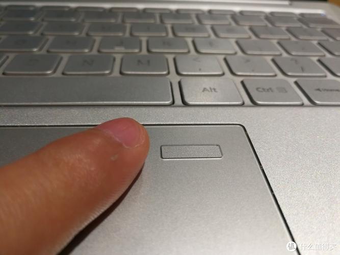 笔记本指纹印怎么去除?清洁笔记本外壳指纹-图2 笔记本指纹印怎么去除?清洁笔记本外壳指纹-图2