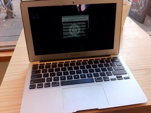 mac屏幕一闪一闪是什么原因?苹果笔记本屏幕闪屏-图2 mac屏幕一闪一闪是什么原因?苹果笔记本屏幕闪屏-图2