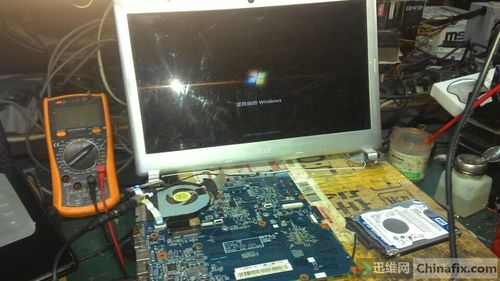 宏碁的电脑v5471拆机的时候键盘怎么拿下了?宏?笔记本v5拆机-图1 宏碁的电脑v5471拆机的时候键盘怎么拿下了?宏?笔记本v5拆机-图1