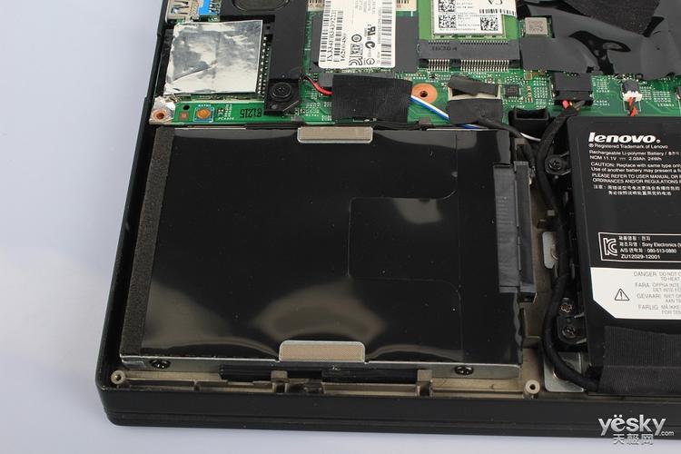 联想K2450想加装固态硬盘32G的行不?自己可以装?k2450笔记本拆机-图3 联想K2450想加装固态硬盘32G的行不?自己可以装?k2450笔记本拆机-图3