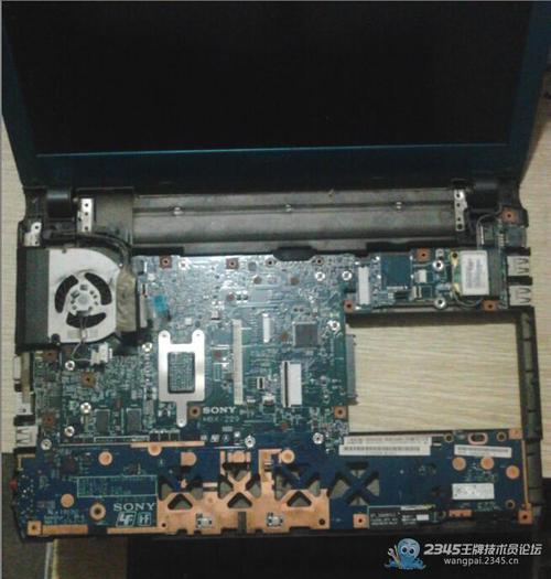 索尼s系列笔记本拆机有哪些步骤?sony z笔记本拆机教程-图2 索尼s系列笔记本拆机有哪些步骤?sony z笔记本拆机教程-图2