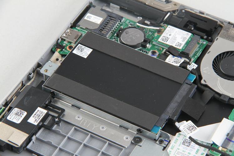 戴尔inspiron13怎么拆?dell笔记本inspiron13-图3 戴尔inspiron13怎么拆?dell笔记本inspiron13-图3
